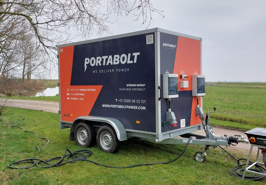 een accu trailer huren